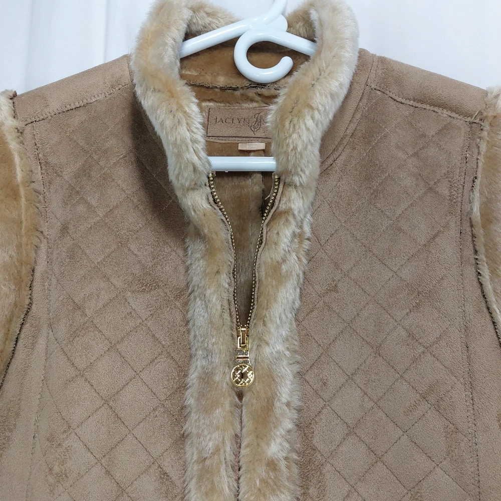 Jacklyn Smith Tan/ Camel Faux Fur And Suede Full Zip Vest Pockets  Wms XL‎